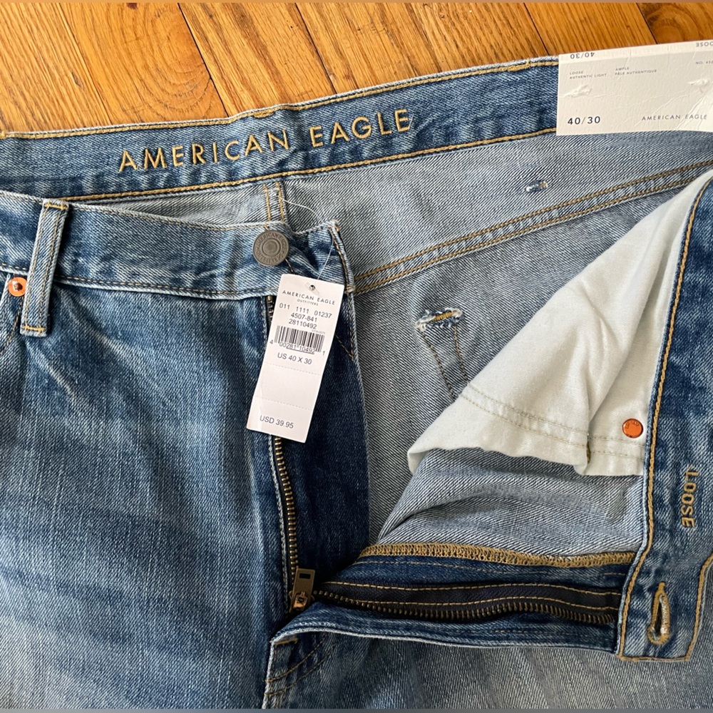 AE Jeans Loose Fit Straight Leg Men’s 40/30 NWT